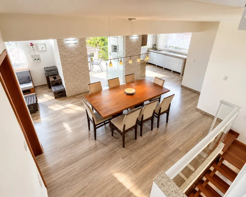 Casa de 4 Dormitorios con Vista al Mar en Venta en Sambaqui, Florianópolis — Sambaqui