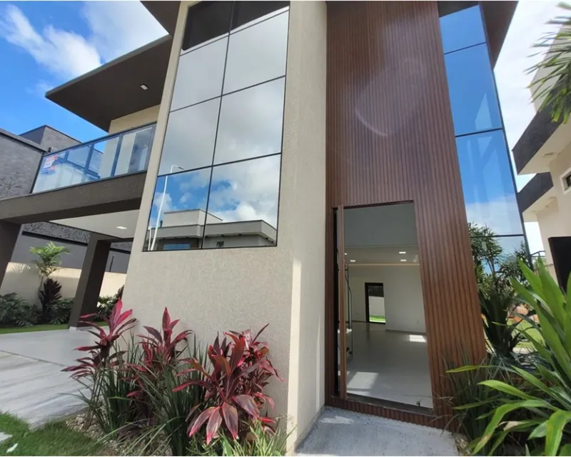 Casa 4 Dormitórios à Venda no Condomínio Arvoredo, Rio Vermelho — Rio Vermelho