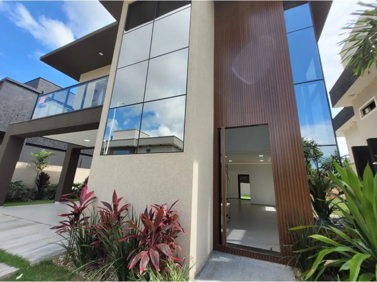 Casa 4 Dormitórios à Venda no Condomínio Arvoredo, Rio Vermelho — Rio Vermelho