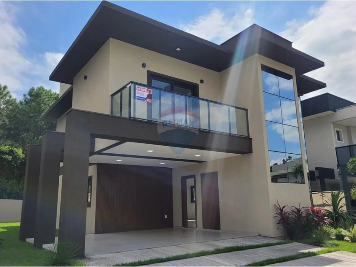 Casa 4 Dormitórios à Venda no Condomínio Arvoredo, Rio Vermelho