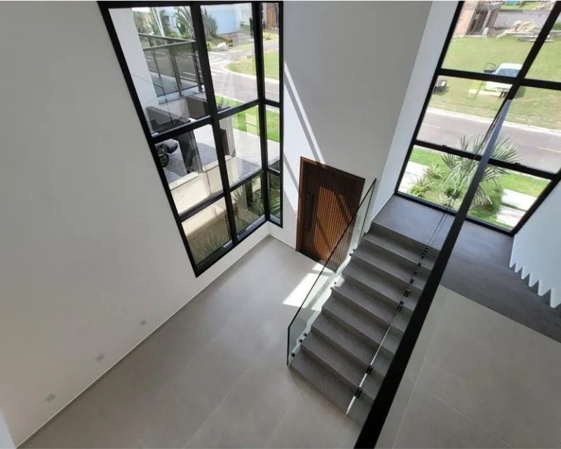 Casa 4 Dormitórios à Venda no Condomínio Arvoredo, Rio Vermelho — Rio Vermelho