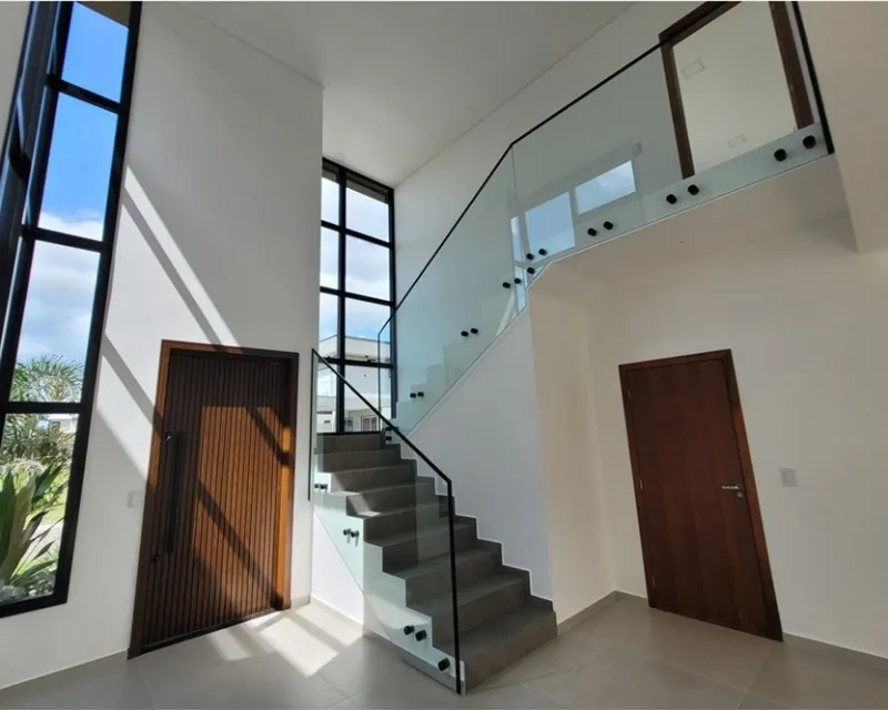Casa 4 Dormitórios à Venda no Condomínio Arvoredo, Rio Vermelho — Rio Vermelho