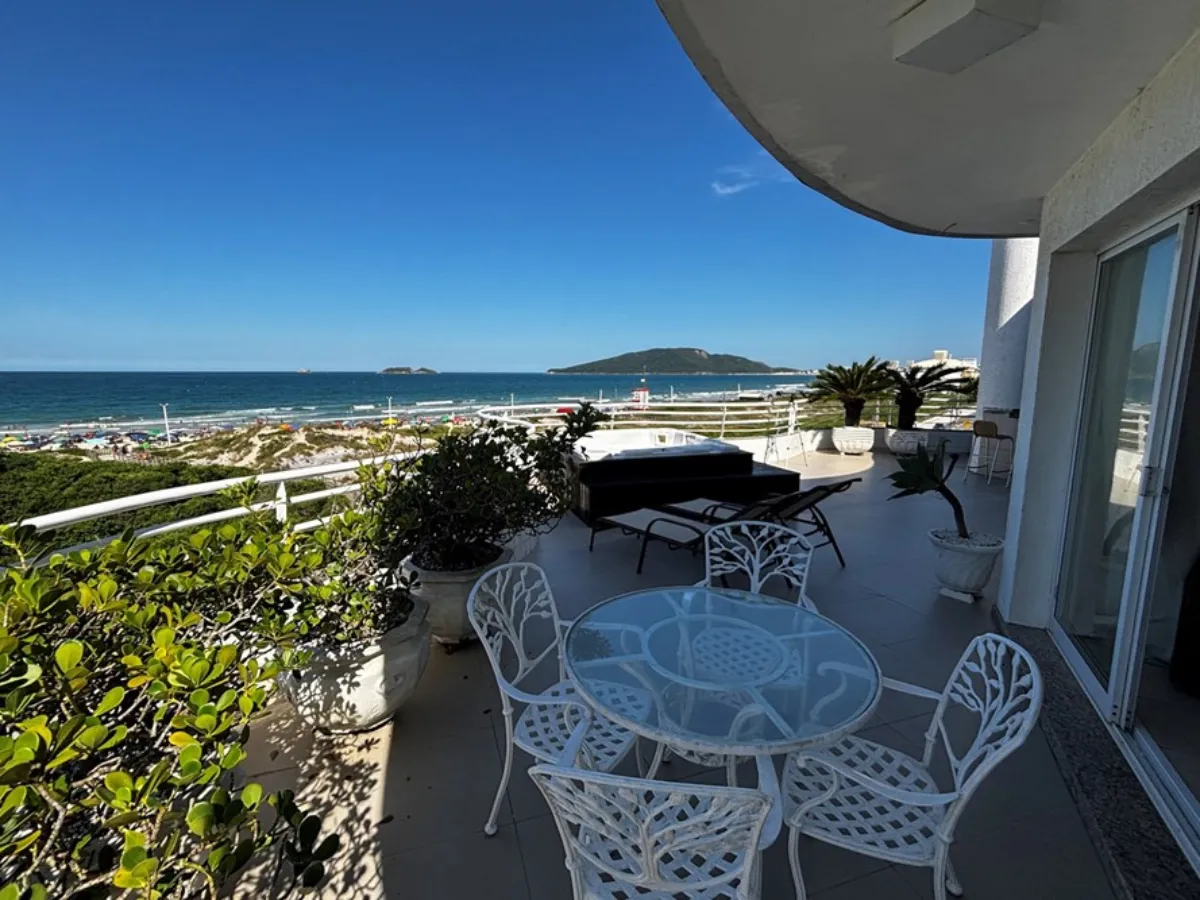 3-Suite Penthouse with Sea View — Ingleses, Florianópolis — Ingleses