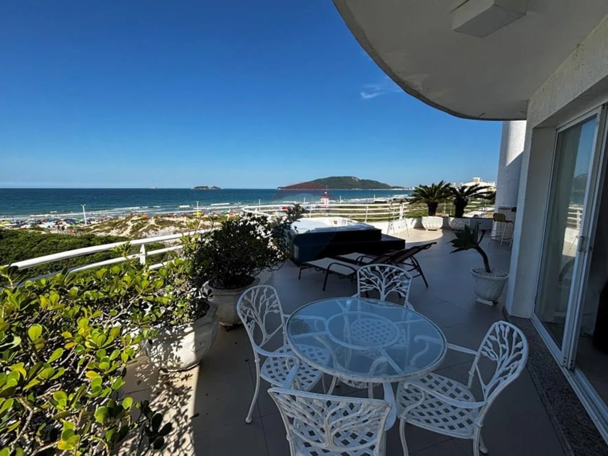 3-Suite Penthouse with Sea View — Ingleses, Florianópolis — Ingleses
