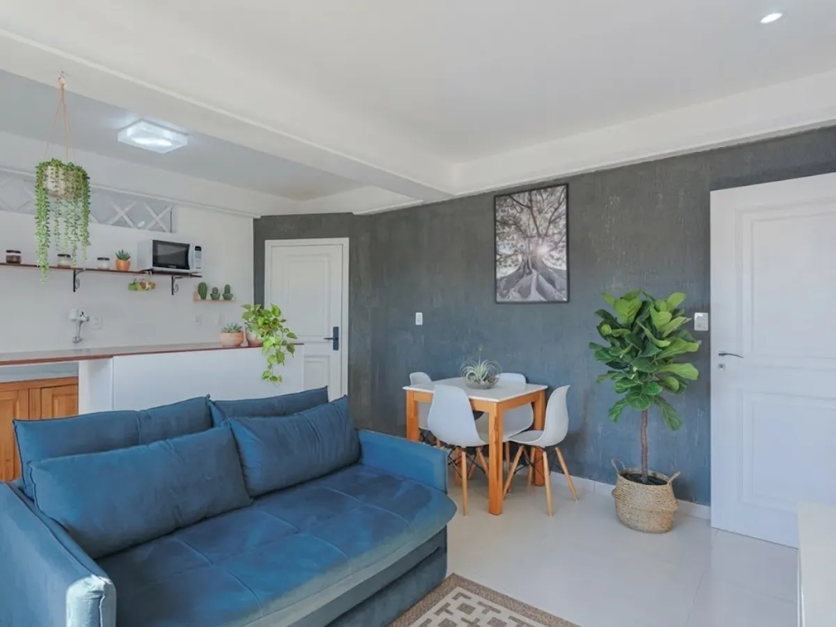 Apartamento Amueblado 1 Dormitorio en Venta — Cachoeira do Bom Jesus, Florianópolis — Cachoeira do Bom Jesus