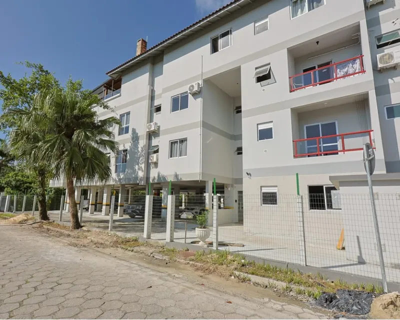 Apartamento Amueblado 1 Dormitorio en Venta — Cachoeira do Bom Jesus, Florianópolis — Cachoeira do Bom Jesus