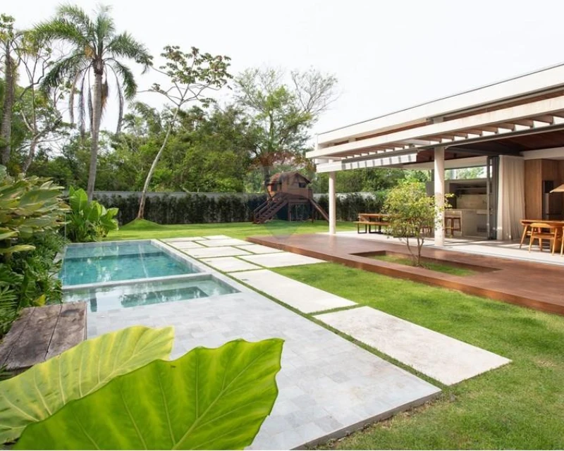 Casa 4 suites en venta en Cachoeira do Bom Jesus, Florianópolis — Cachoeira do Bom Jesus