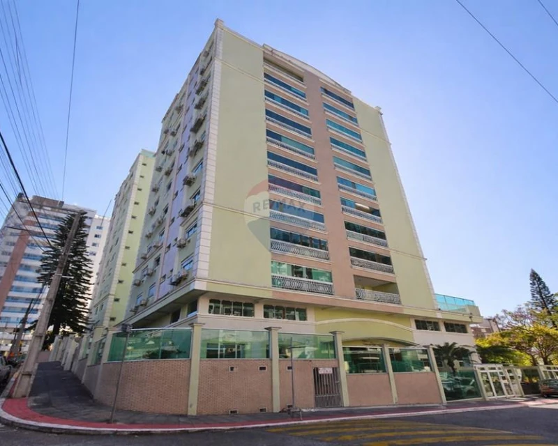 252 m² Penthouse with Sea View — Agronômica, Florianópolis — Agronômica