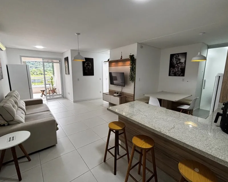 Apartamento 2 Quartos à Venda no Condomínio Cannes, Ingleses — Ingleses