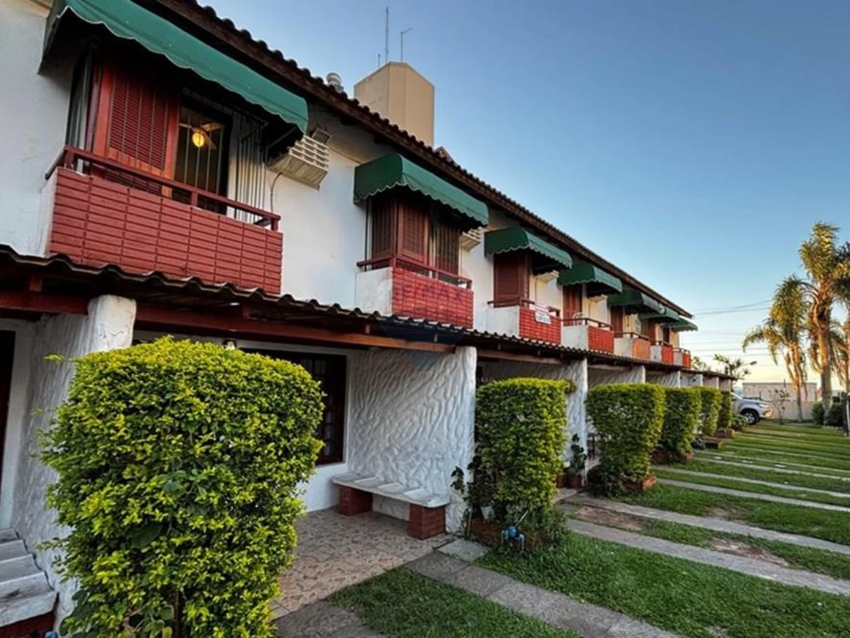 Casa Duplex 2 Quartos à Venda em Canasvieiras, Florianópolis