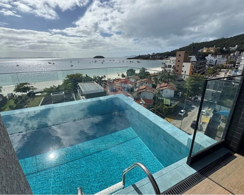 Furnished Apartment with Sea View and Rooftop Pool – Jurerê Internacional, Florianópolis — Jurerê Internacional