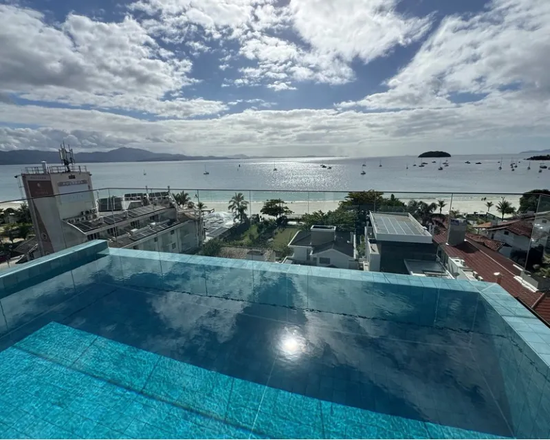 Furnished Apartment with Sea View and Rooftop Pool – Jurerê Internacional, Florianópolis — Jurerê Internacional