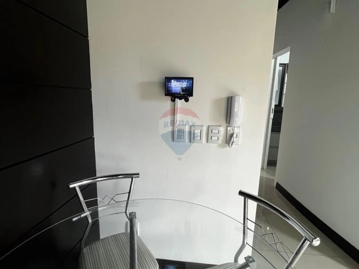 Apartamento Reformado com 1 Quarto, Terraço e Varanda – Centro, Florianópolis