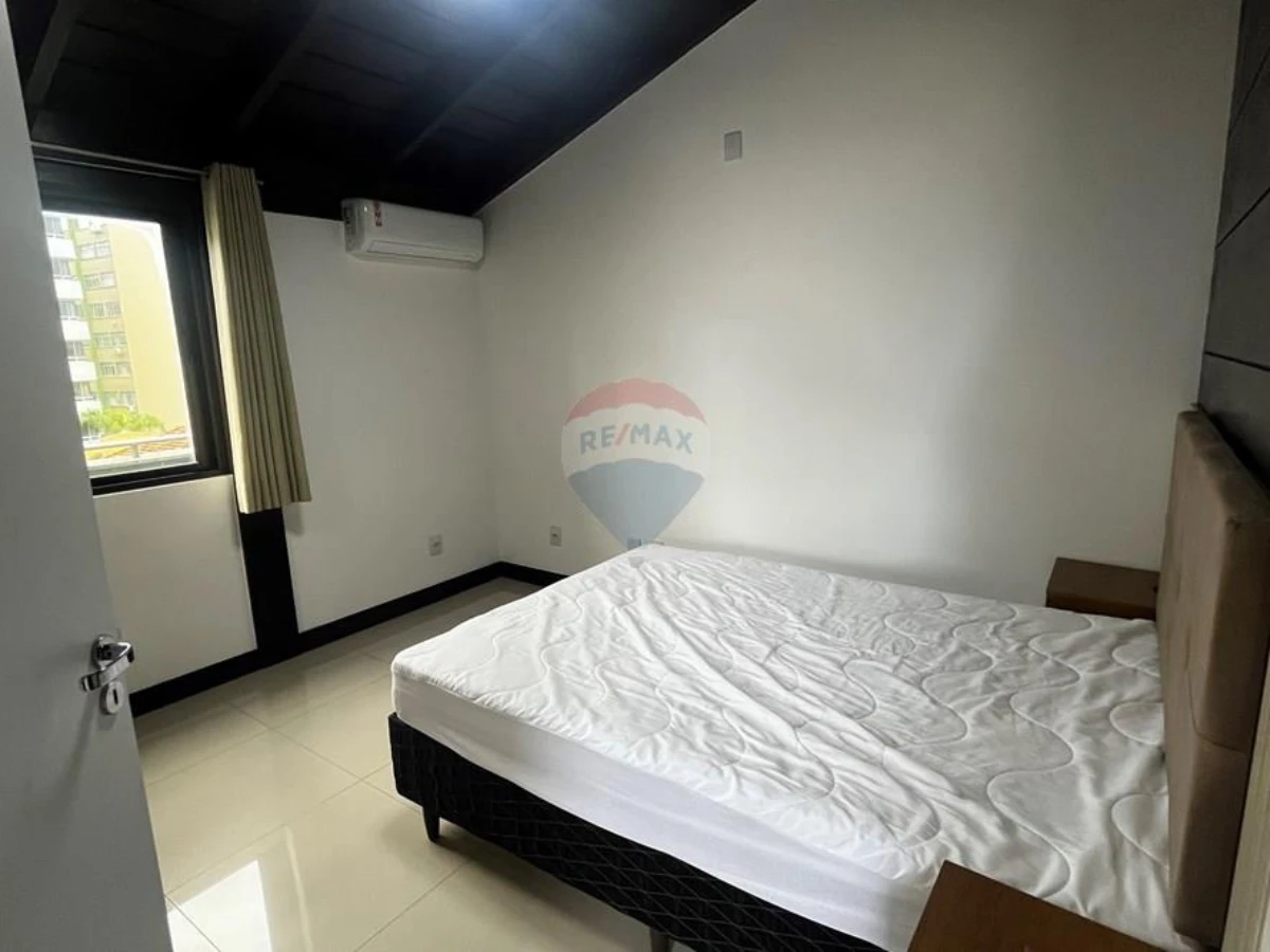 Apartamento Reformado com 1 Quarto, Terraço e Varanda – Centro, Florianópolis