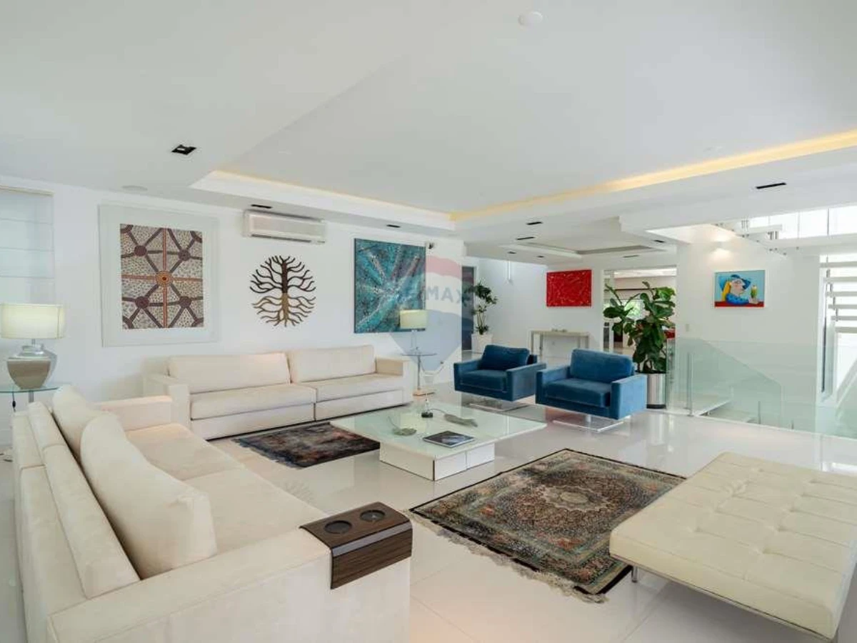 Casa de Alto Padrão para Alugar no Condomínio Premier Residence – Jurerê Internacional, Florianópolis