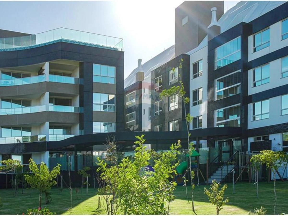Apartamento 2 Suítes à Venda — Gaivotas Golden Residence, Ingleses