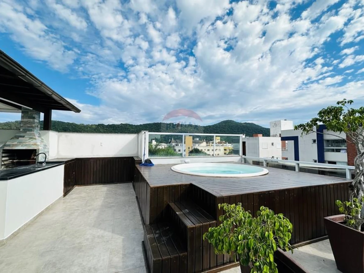 2-Bedroom Penthouse for Sale in Ingleses, Florianópolis — Ingleses