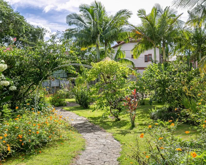Casa à Venda com 4 Dormitórios — Barra da Lagoa, Florianópolis — Barra da Lagoa