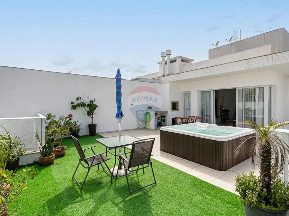 Cobertura Mobiliada à Venda – 170 m², 2 Dormitórios, Jacuzzi e Churrasqueira – Campeche, Florianópolis
