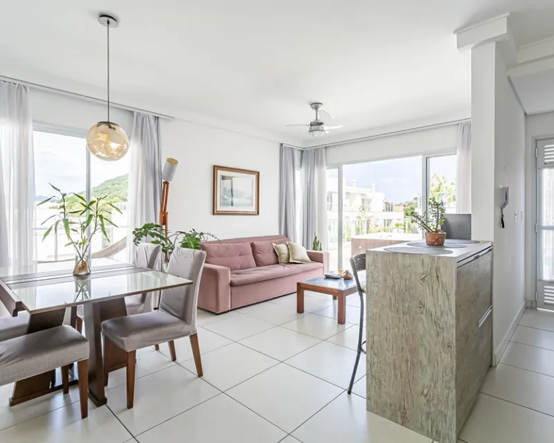 Cobertura Mobiliada à Venda – 170 m², 2 Dormitórios, Jacuzzi e Churrasqueira – Campeche, Florianópolis — Campeche