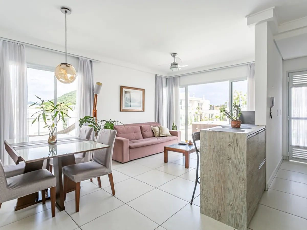 Cobertura Mobiliada à Venda – 170 m², 2 Dormitórios, Jacuzzi e Churrasqueira – Campeche, Florianópolis — Campeche