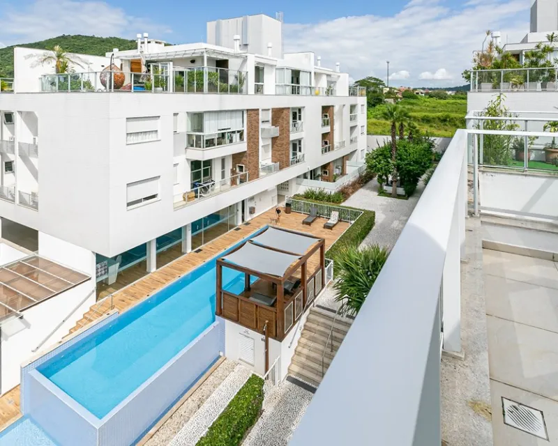 Cobertura Mobiliada à Venda – 170 m², 2 Dormitórios, Jacuzzi e Churrasqueira – Campeche, Florianópolis — Campeche