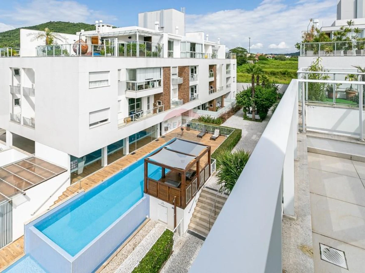 Cobertura Mobiliada à Venda – 170 m², 2 Dormitórios, Jacuzzi e Churrasqueira – Campeche, Florianópolis