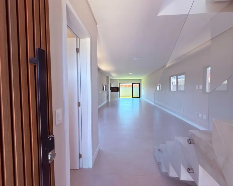 Casa Nueva con 3 Suites en Venta en Jardim Campeche, Florianópolis — 167,5 m² de Área Útil — Jardim Campeche
