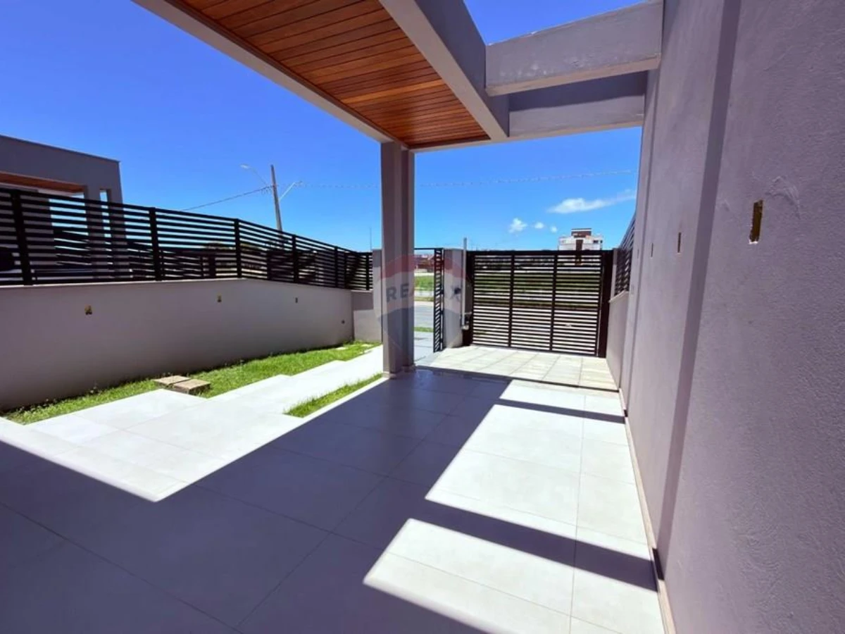 Casa Nova com 3 Suítes à Venda no Jardim Campeche, Florianópolis — 167,5 m² de Área Útil
