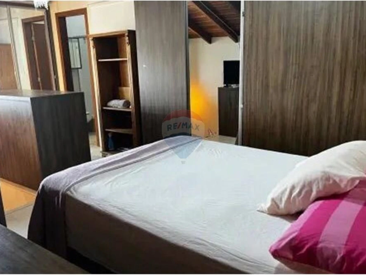 Cobertura para Alugar em Campeche, Florianópolis — 125 m², 2 Dormitórios, Vista para Montanhas