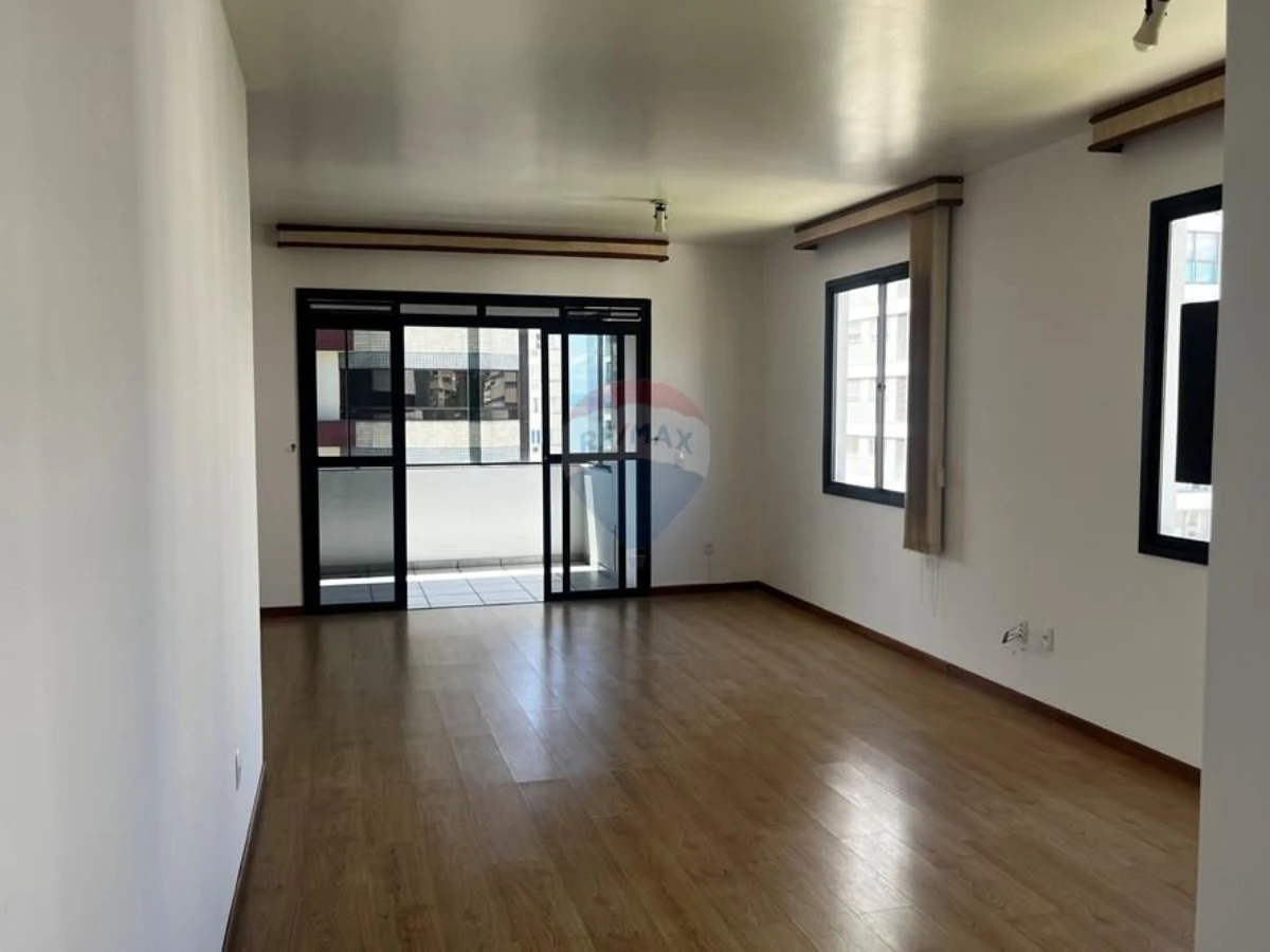 Apartamento de 3 dormitórios para alugar na Rua Bocaiúva, Centro, Florianópolis