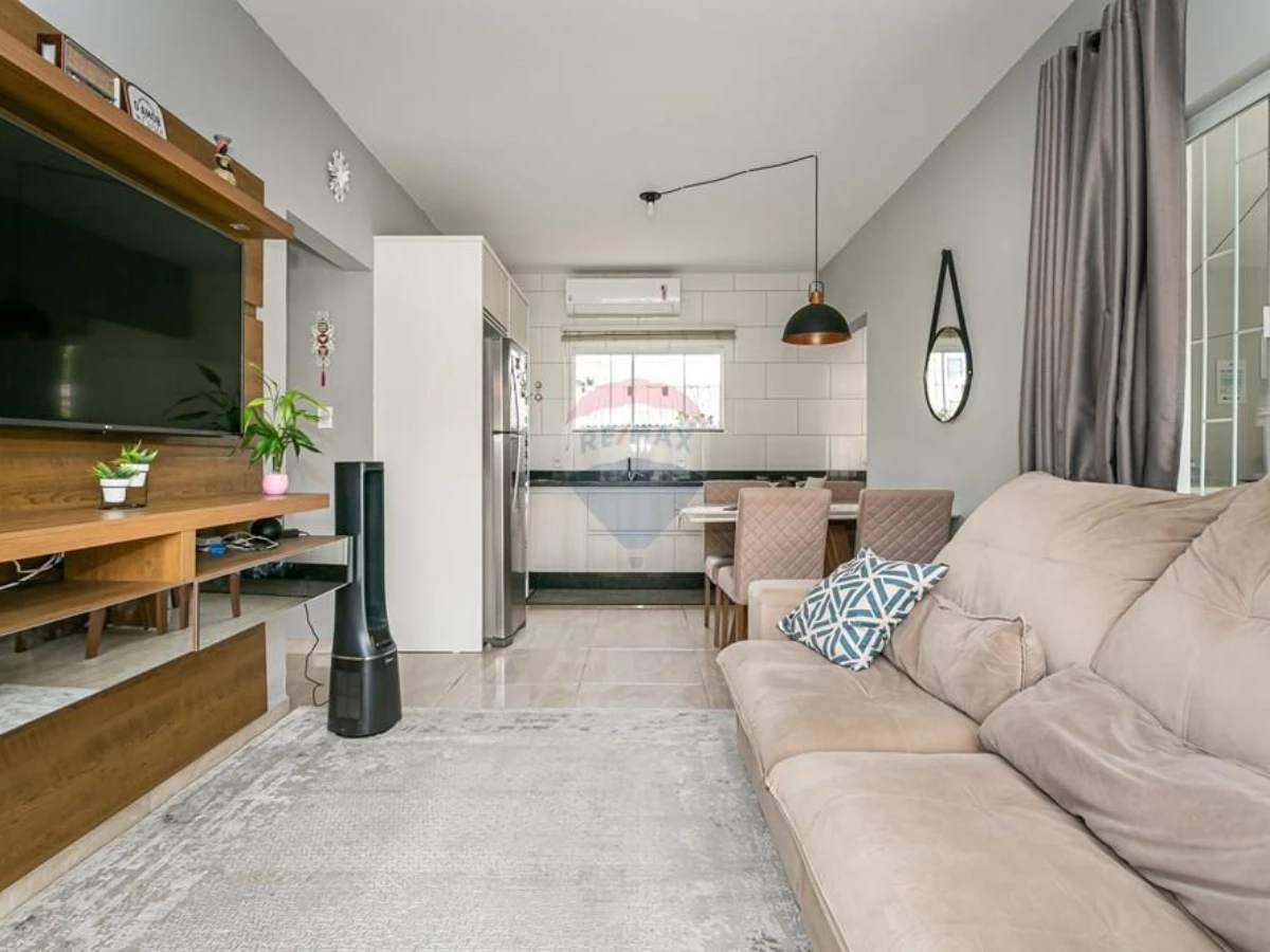 Casa à Venda — 185 m² de Área Útil, 5 Dormitórios, Piscina, Ribeirão da Ilha, Florianópolis