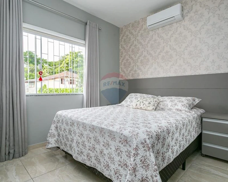Casa à Venda — 185 m² de Área Útil, 5 Dormitórios, Piscina, Ribeirão da Ilha, Florianópolis — Ribeirão da Ilha