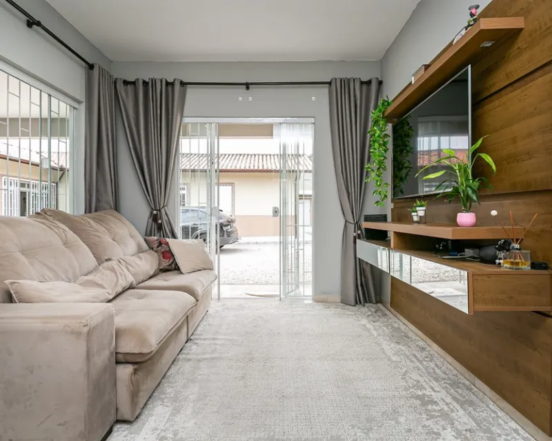 Casa à Venda — 185 m² de Área Útil, 5 Dormitórios, Piscina, Ribeirão da Ilha, Florianópolis — Ribeirão da Ilha