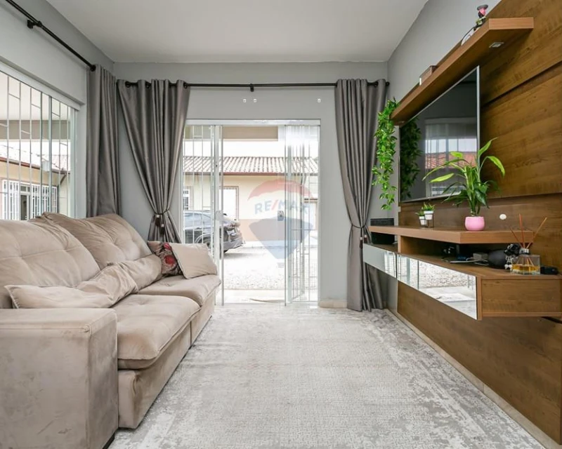 Casa à Venda — 185 m² de Área Útil, 5 Dormitórios, Piscina, Ribeirão da Ilha, Florianópolis — Ribeirão da Ilha