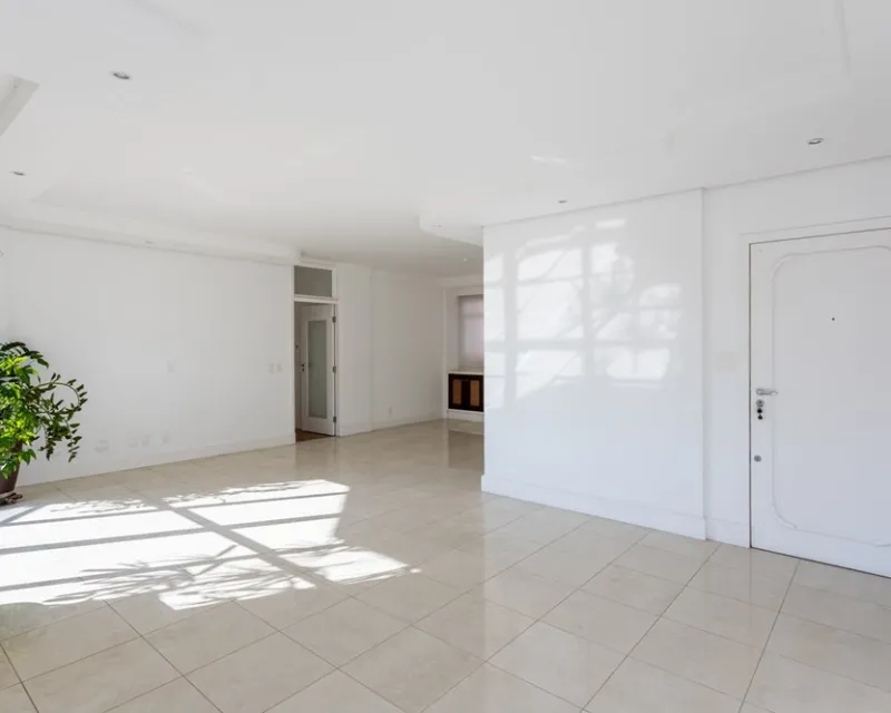 Apartamento 4 Dormitorios en Venta — Centro, Florianópolis — Centro