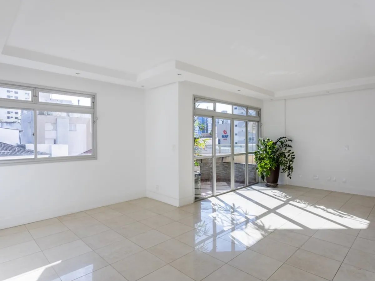 Apartamento 4 Dormitorios en Venta — Centro, Florianópolis — Centro