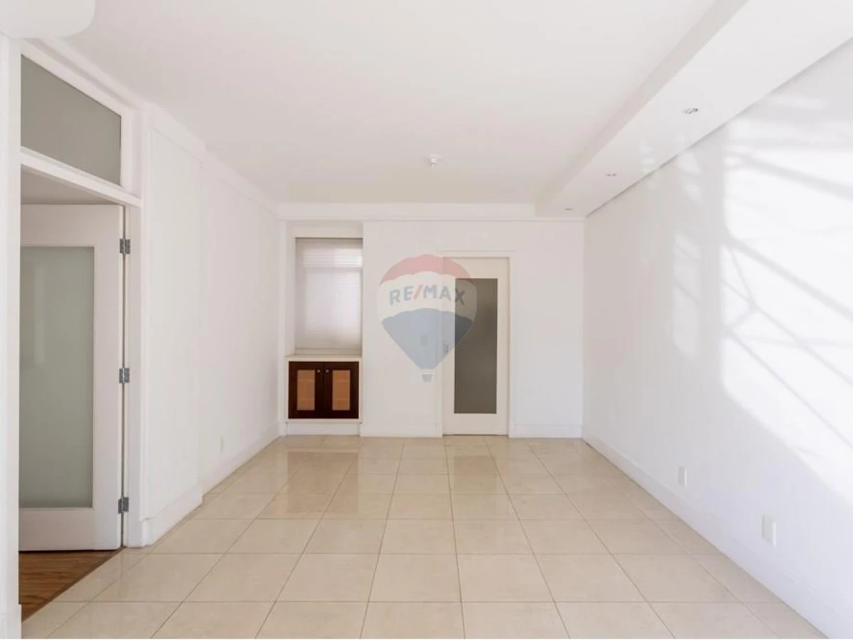 Apartamento 4 Dormitórios à Venda — Centro, Florianópolis