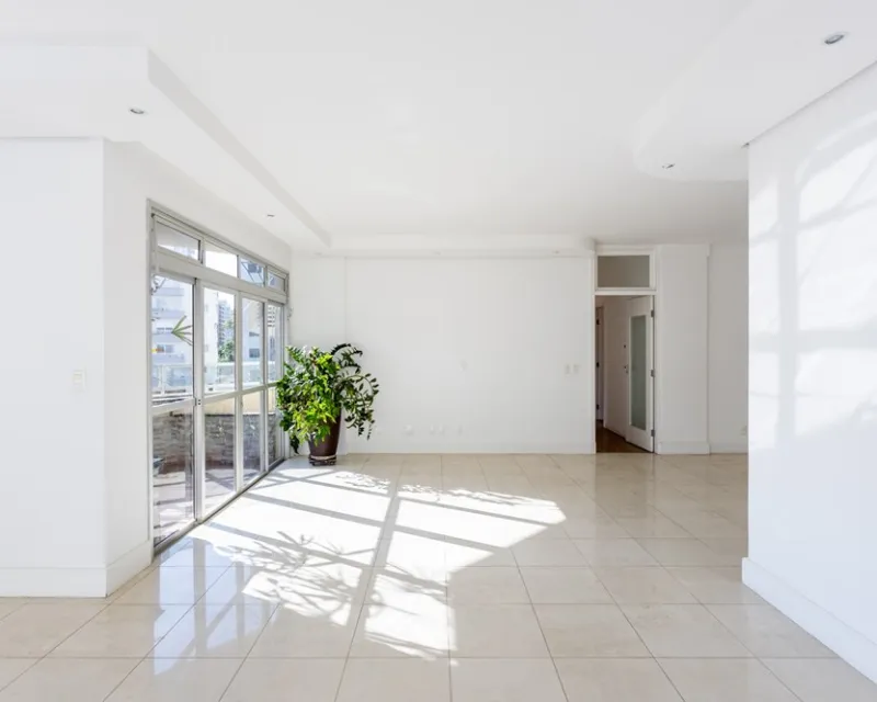 Apartamento 4 Dormitorios en Venta — Centro, Florianópolis — Centro