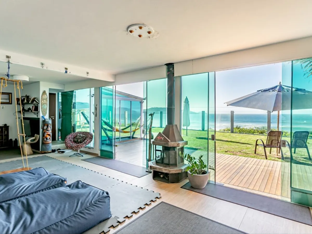 Casa 4 Habitaciones con Vista al Mar en Venta en Campeche, Florianópolis — Campeche