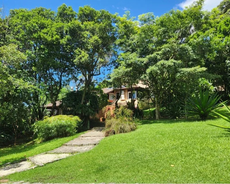 Casa 5 Dormitórios — 85.853 m² de Terreno na Costa de Dentro, Florianópolis — Pântano do Sul