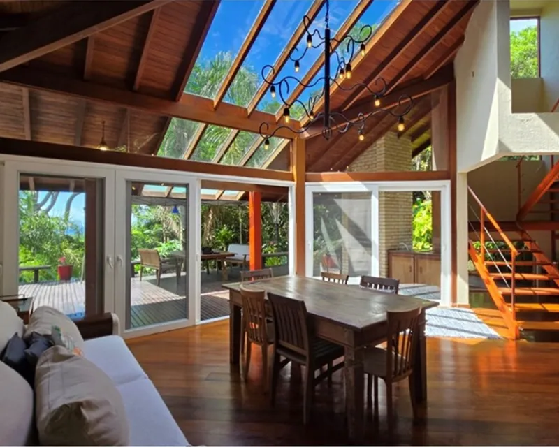 Casa 5 Dormitórios — 85.853 m² de Terreno na Costa de Dentro, Florianópolis — Pântano do Sul