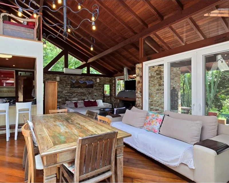 Casa 5 Dormitórios — 85.853 m² de Terreno na Costa de Dentro, Florianópolis — Pântano do Sul