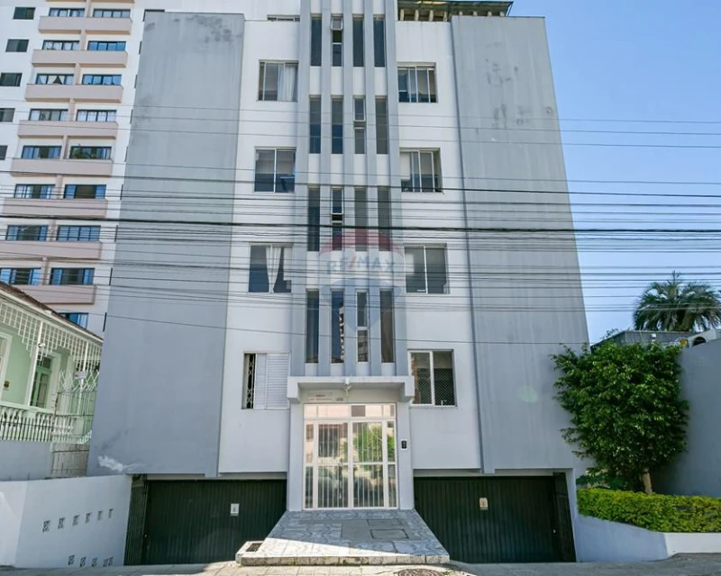 3-Bedroom Apartment for Sale — Centro, Florianópolis — Centro