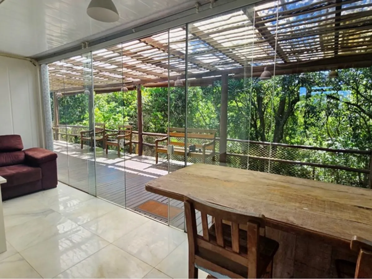 Container House for Sale — 1,414 m² Lot with Sea View, Pântano do Sul, Florianópolis — Ribeirão da Ilha