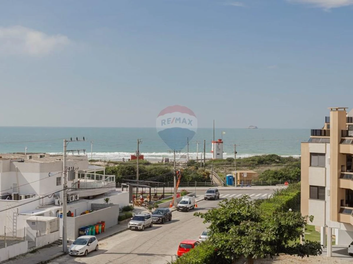 4-Bedroom Penthouse with Sea View for Sale in Ingleses, Florianópolis — Ingleses