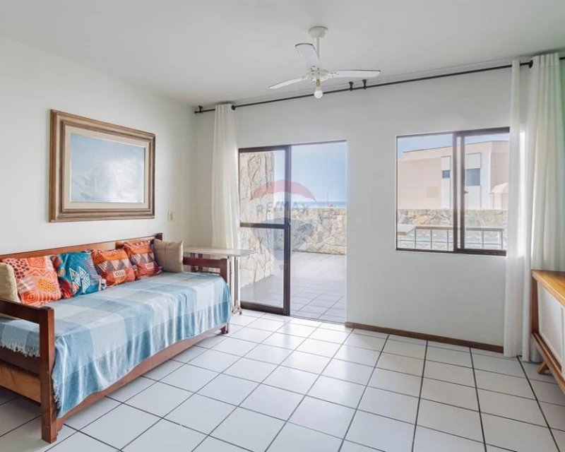 4-Bedroom Penthouse with Sea View for Sale in Ingleses, Florianópolis — Ingleses