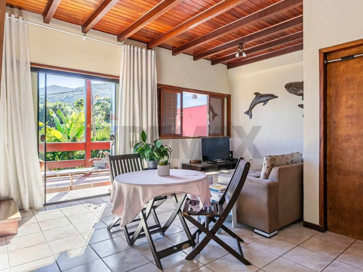 Casa 3 Dormitórios com Vista Mar à Venda — Ribeirão da Ilha, Florianópolis