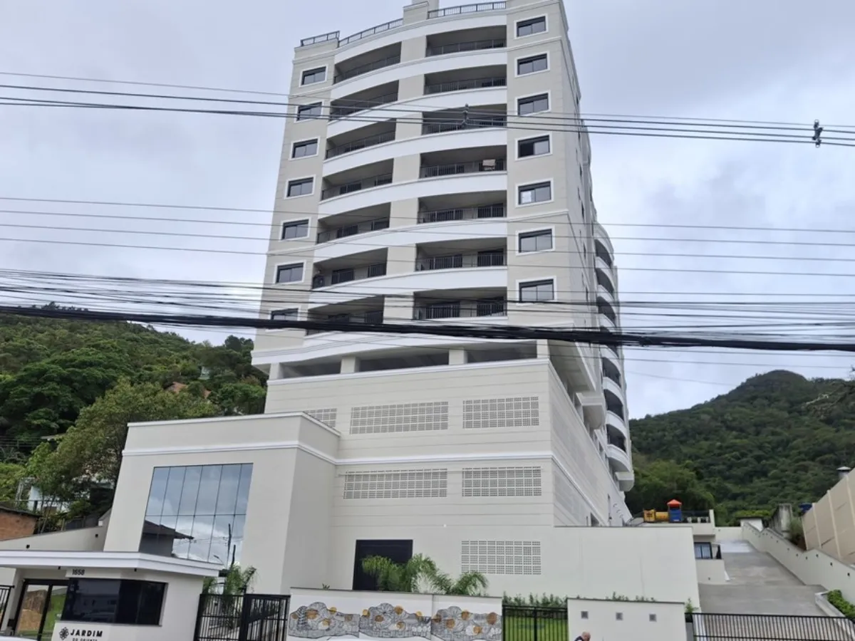 Apartamento Nuevo 3 Dormitorios con Vista al Mar en Saco Grande, Florianópolis — Saco Grande