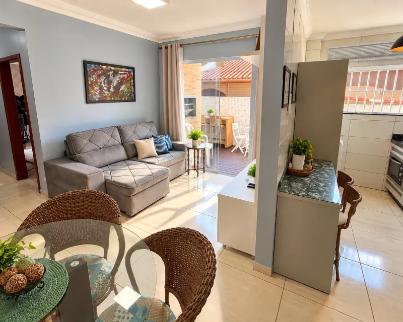 Apartamento 2 Quartos com Varanda Gourmet à Venda em Ingleses — Ingleses